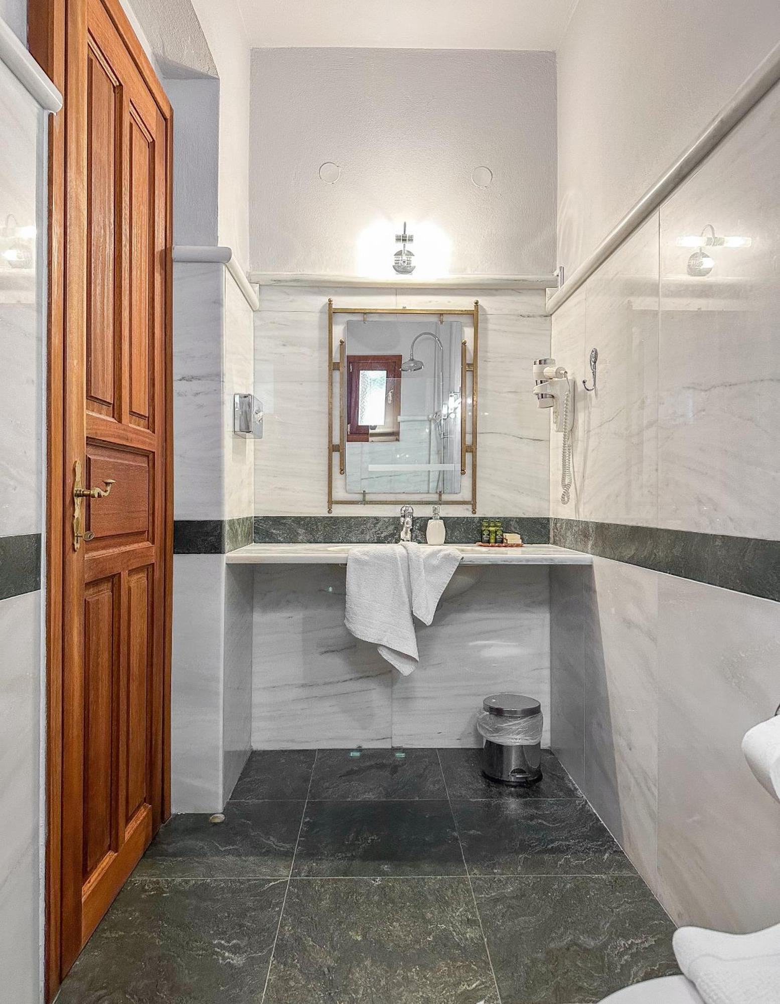 Ourania'S Mansion Hotel Skiathos Town Room photo
