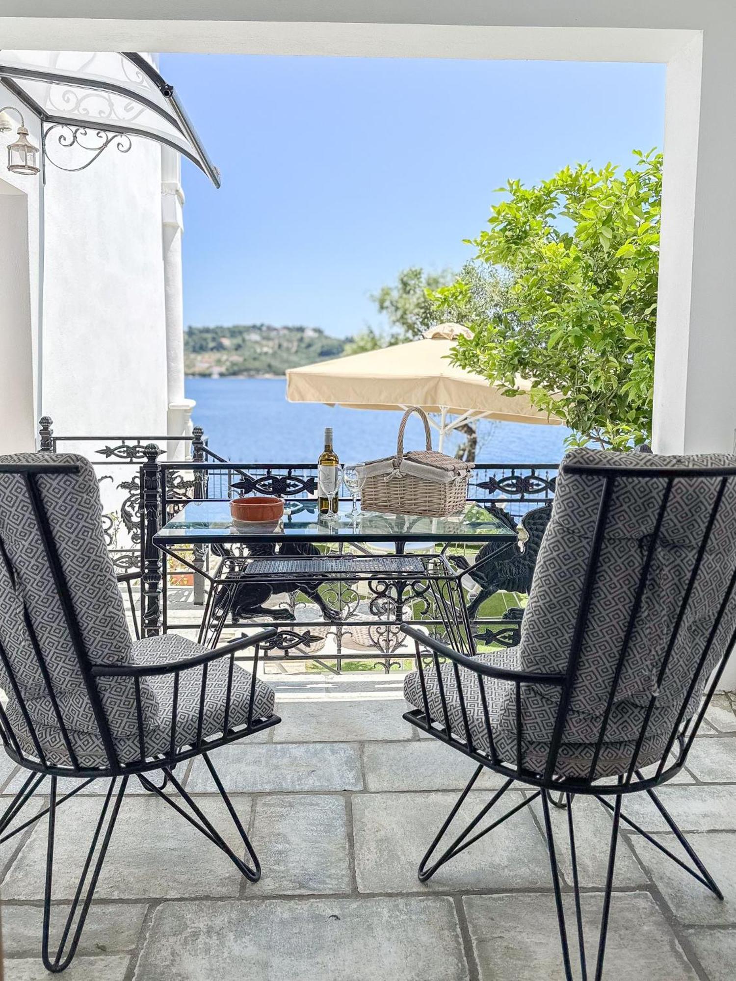 Ourania'S Mansion Hotel Skiathos Town Exterior photo